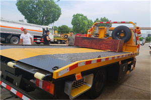 固阳附近拖车电话号码服务